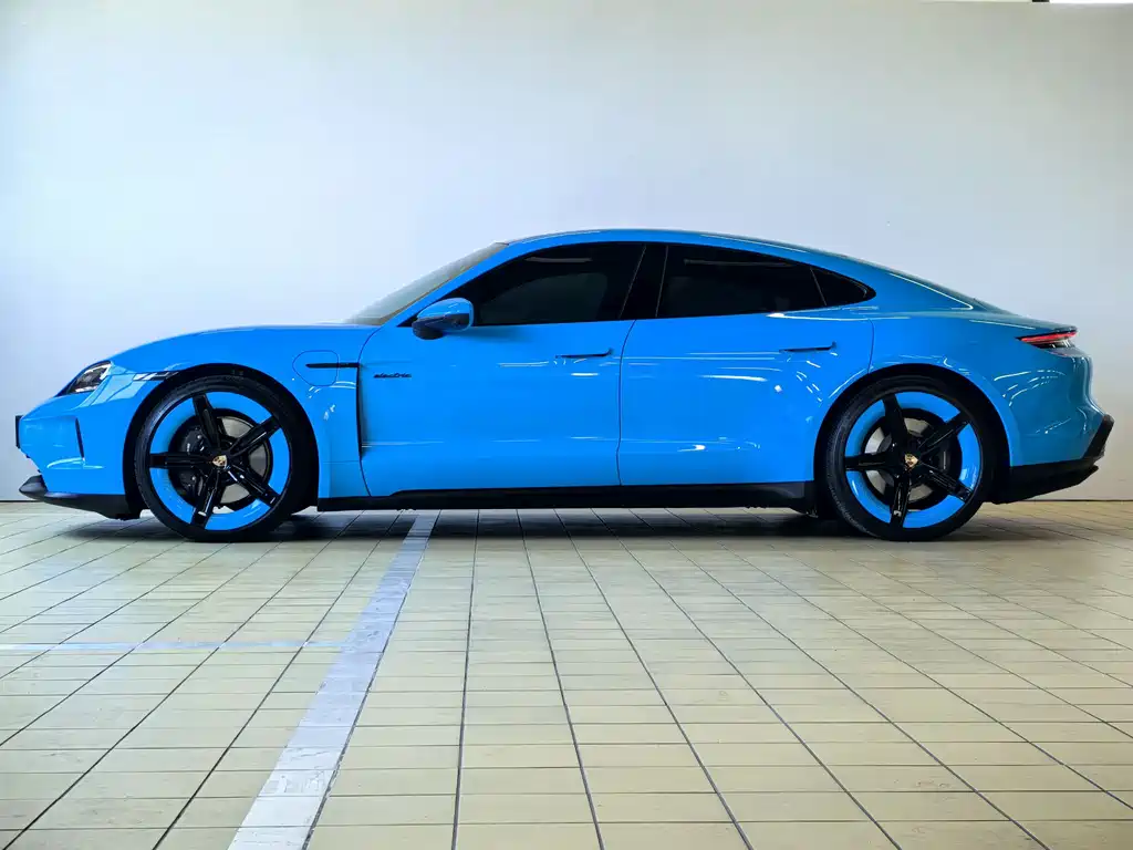 Porsche Taycan 2025 Taycan