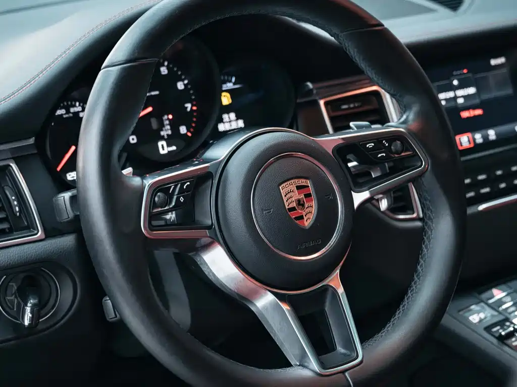 Porsche Macan — миниатюра 16