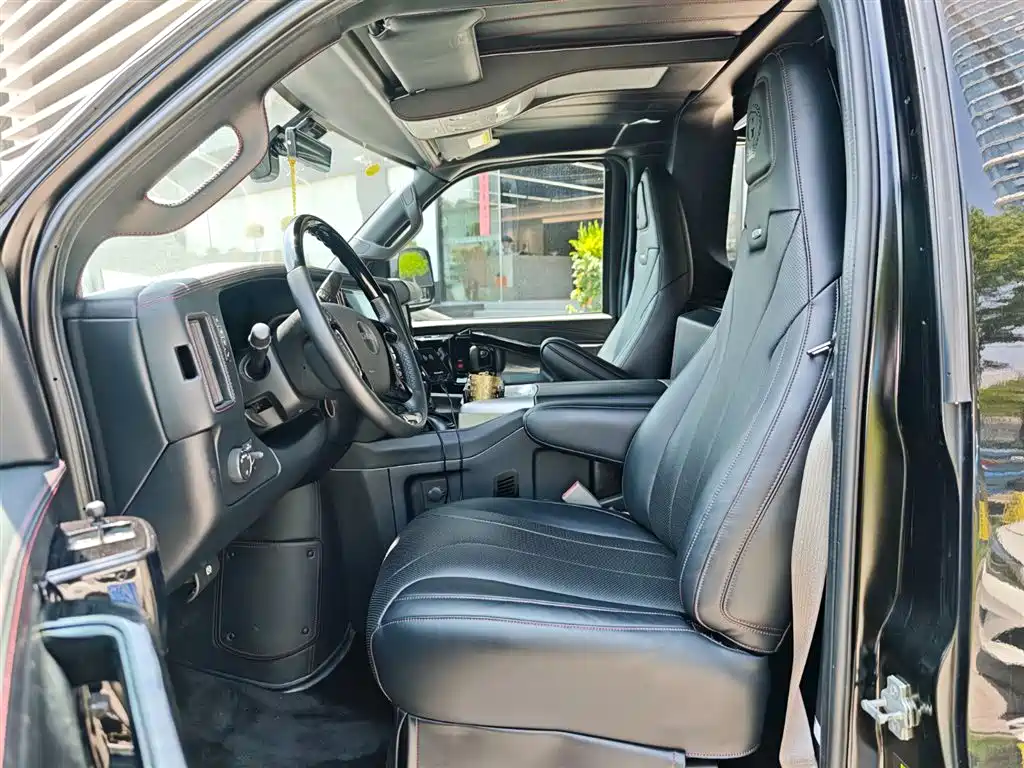 GMC Savana 2024 4.3L AT