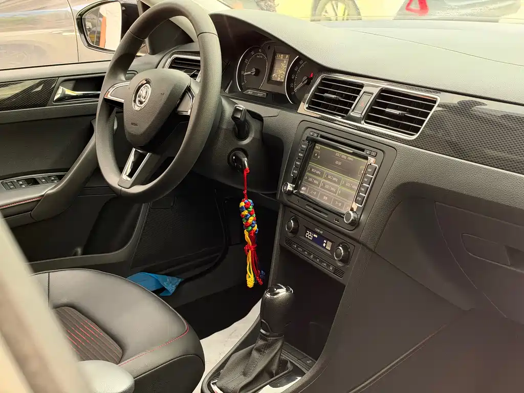 Skoda Rapid Spaceback — миниатюра 9