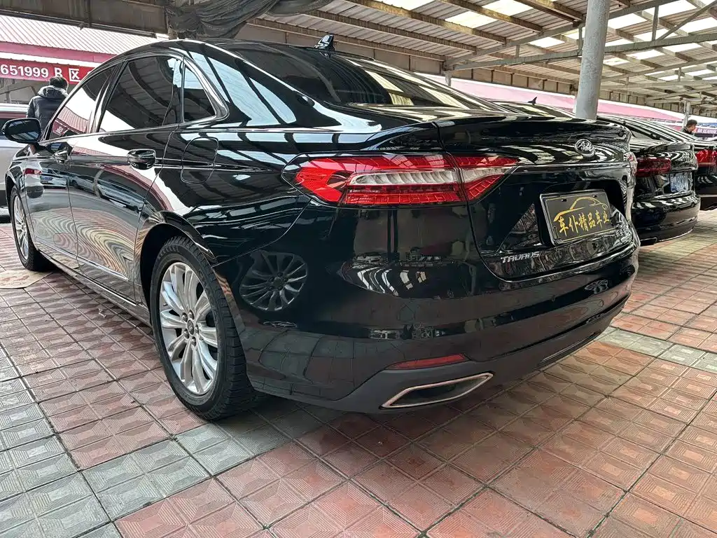 Ford Taurus — миниатюра 6