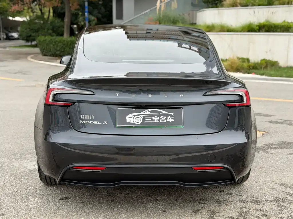 Tesla Model 3 — миниатюра 8