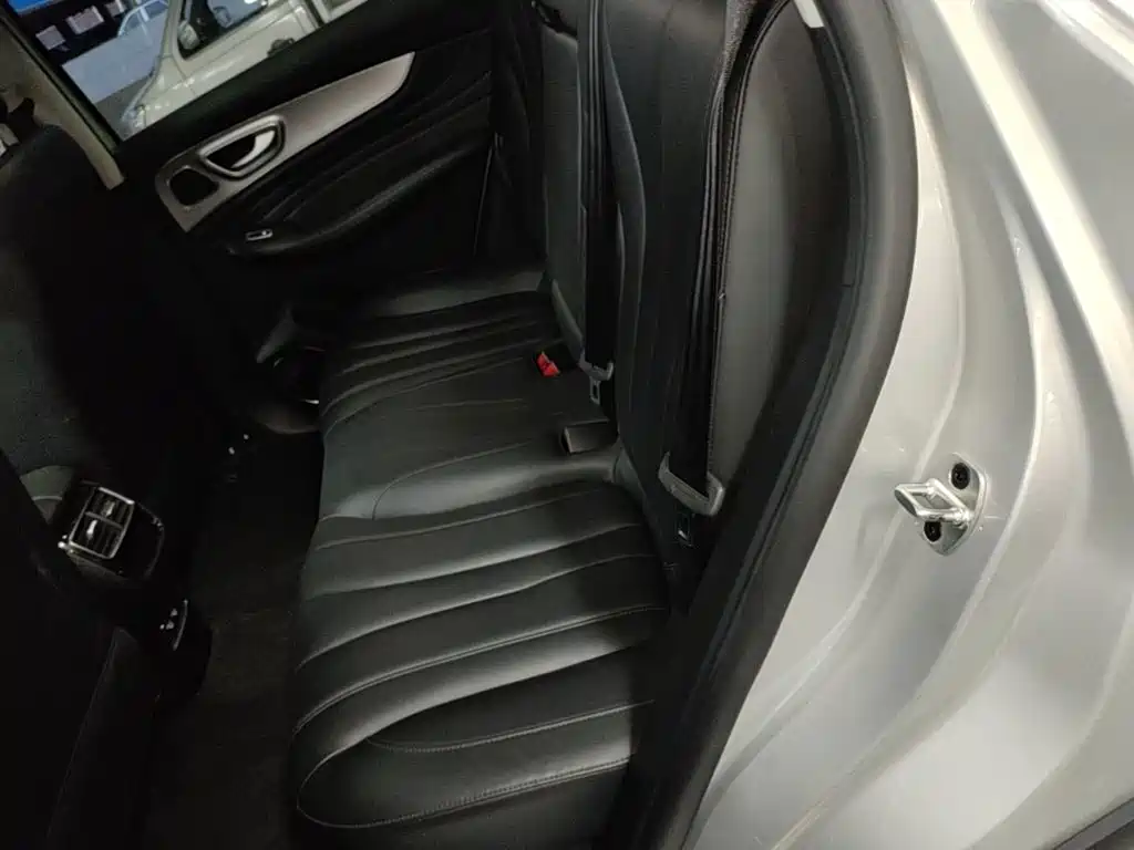 Roewe RX5 MAX — миниатюра 13