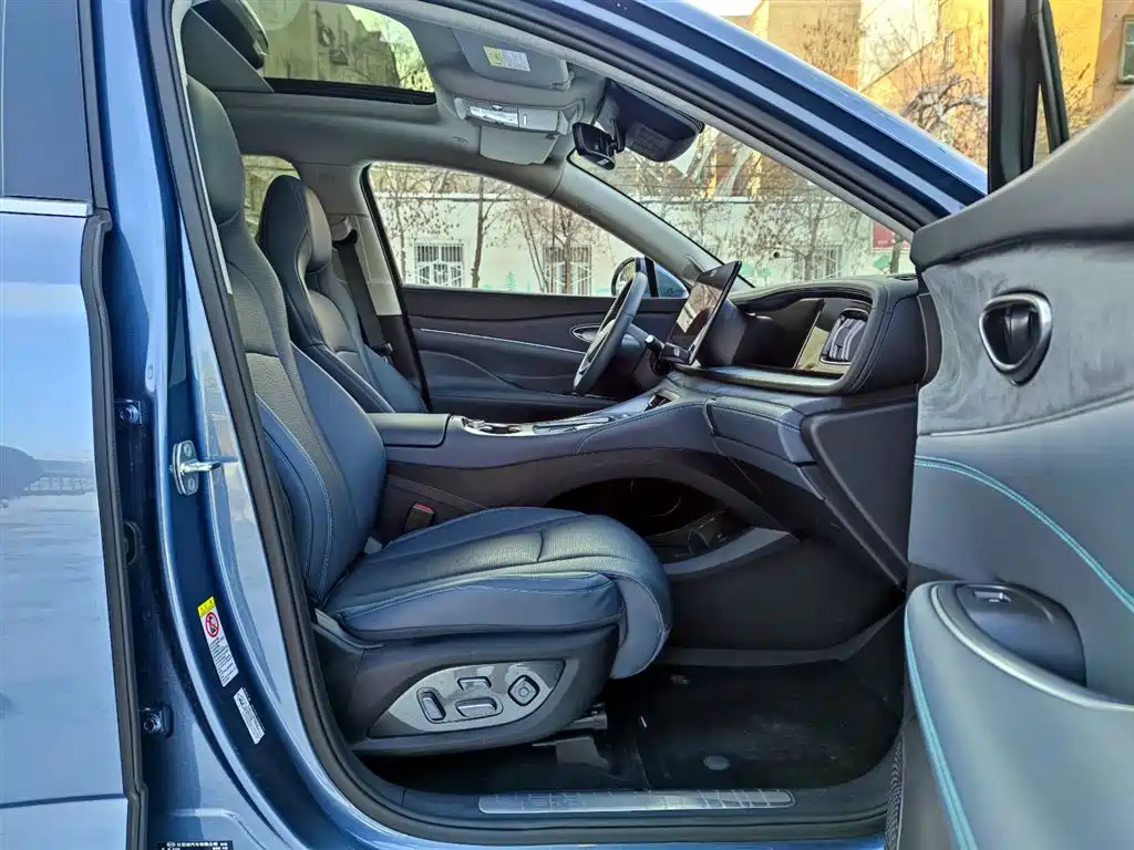 BYD SEA LION 07 DM I