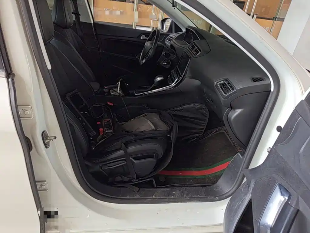 Peugeot 308 — миниатюра 9