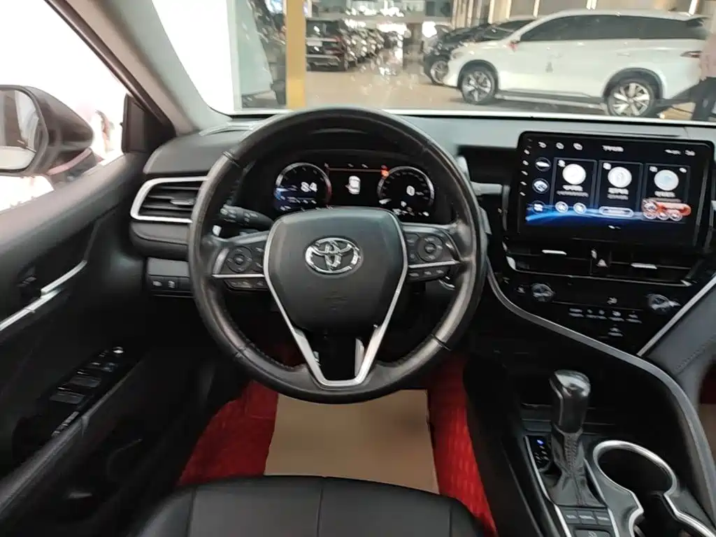 Toyota Camry — миниатюра 11