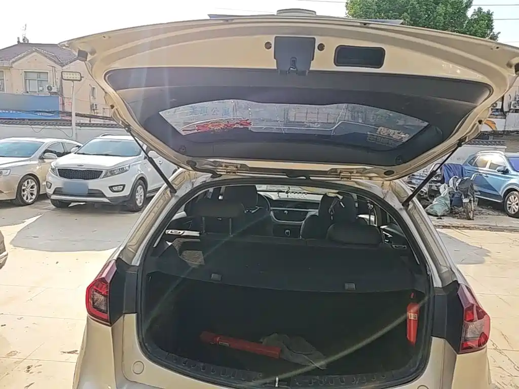 Geely Vision X3 — миниатюра 19