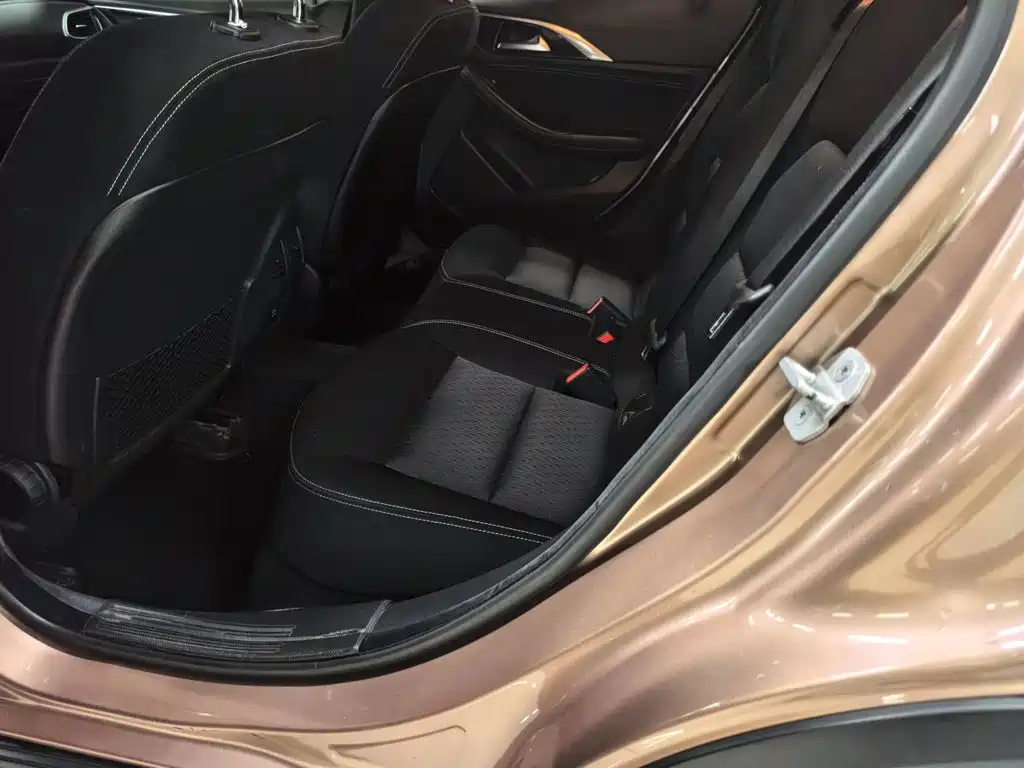 Infiniti QX30 — миниатюра 12