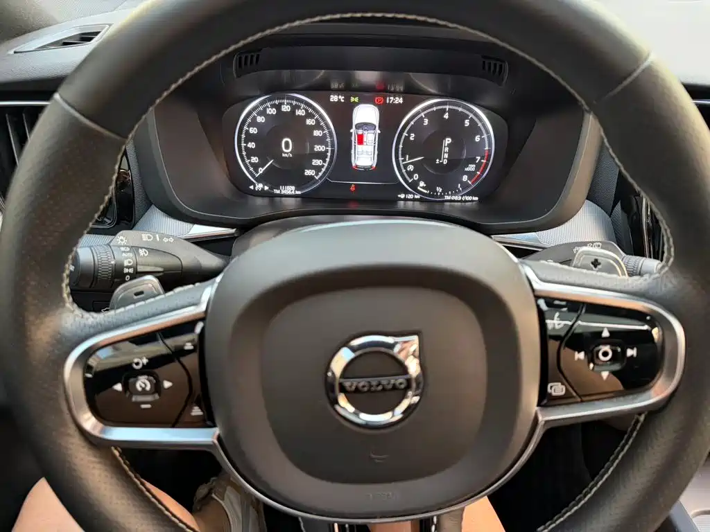 Volvo XC60 — миниатюра 10