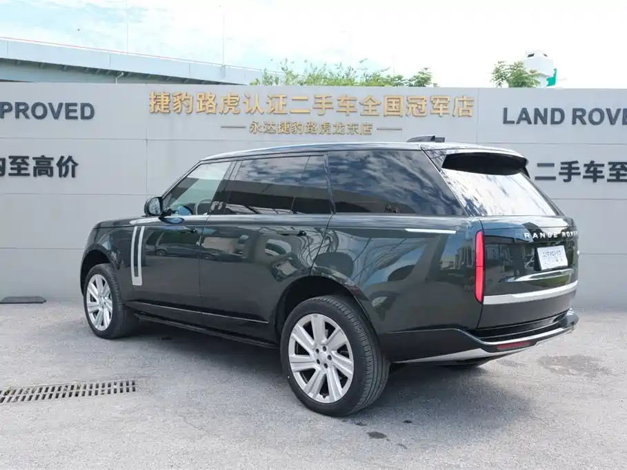 Land Rover Range Rover 2024 3.0 L6 400PS Long Wheelbase