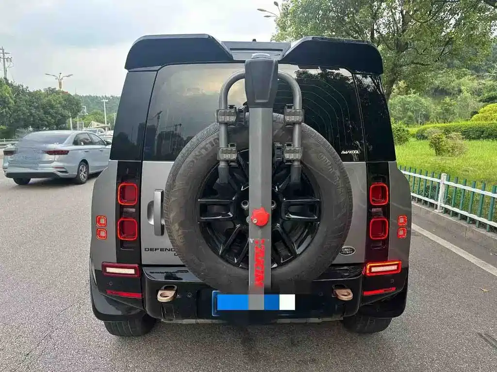 Land Rover Land Rover Defender 2021 110 P400 SE