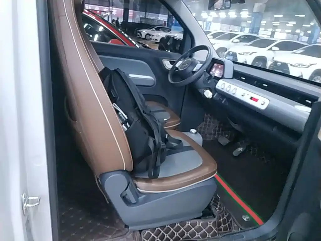 Wuling MINIEV — миниатюра 25
