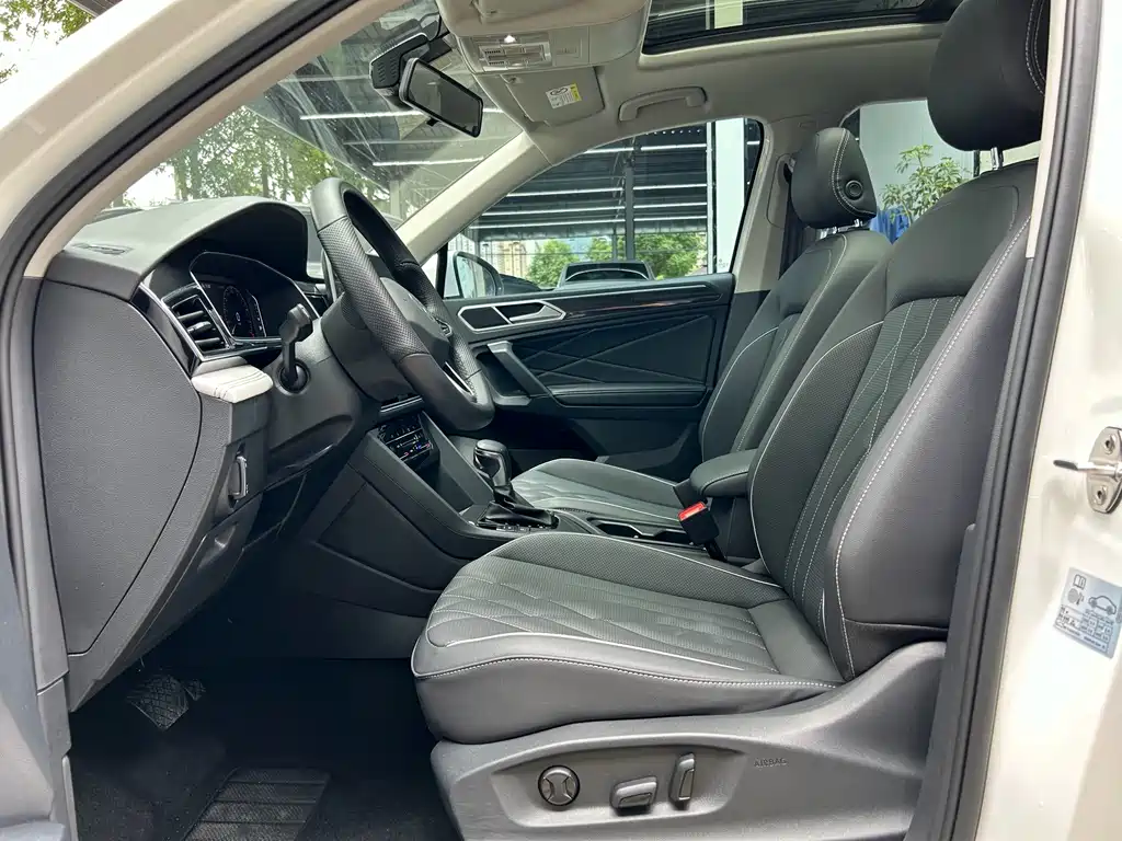 Volkswagen Tiguan L — миниатюра 4