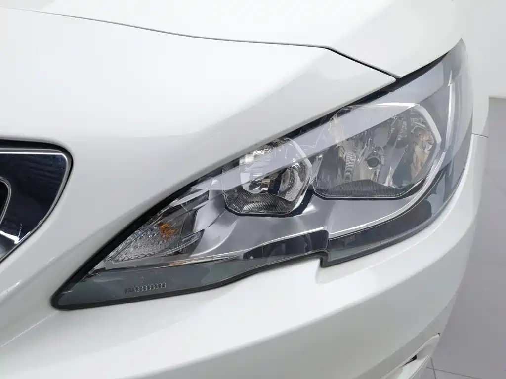 Peugeot 408 — миниатюра 7