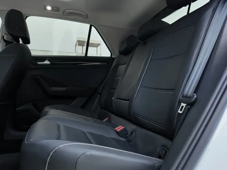 VOLKSWAGEN T ROC EXPLORING SONGS