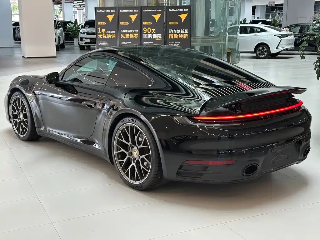 Porsche 911 2023 Carrera 4 3.0T