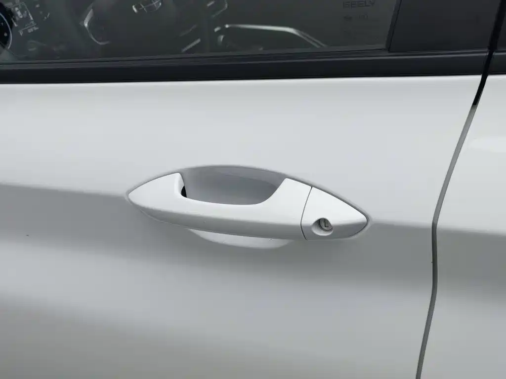 Geely Binyue — миниатюра 18