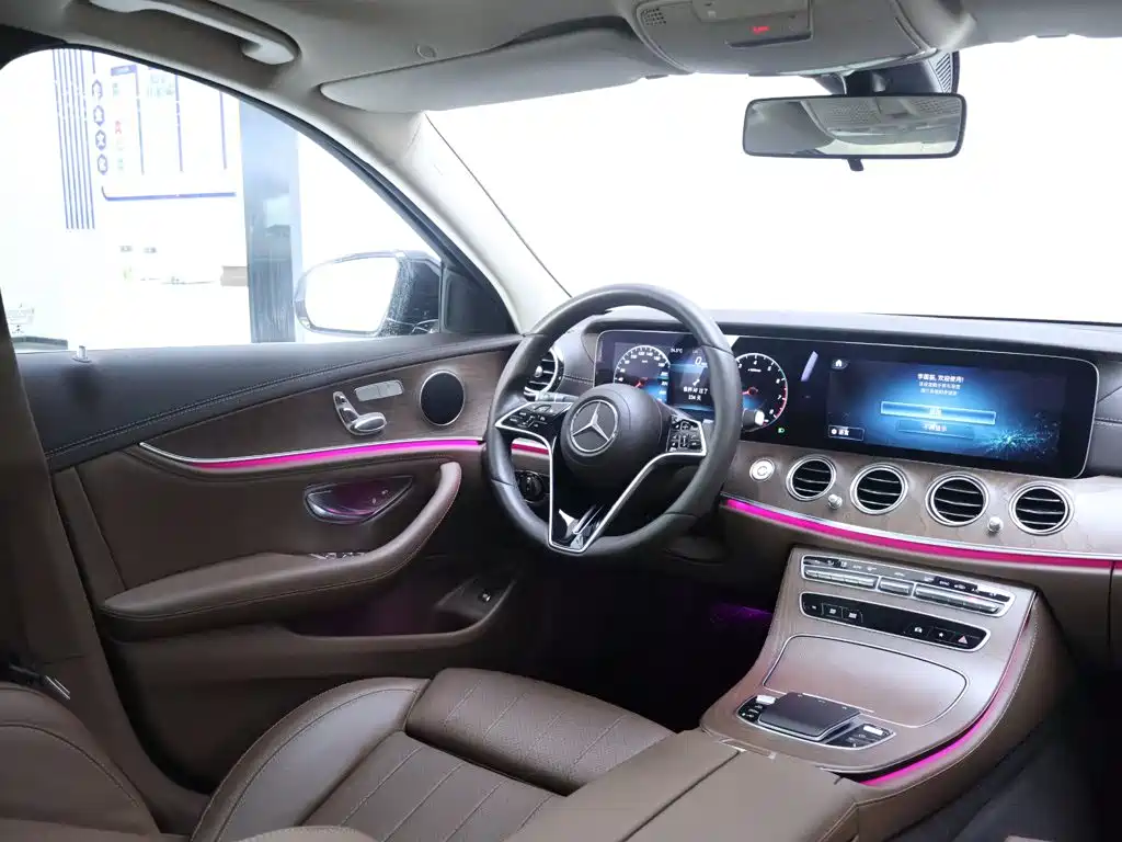 Mercedes-Benz E-Class — миниатюра 14
