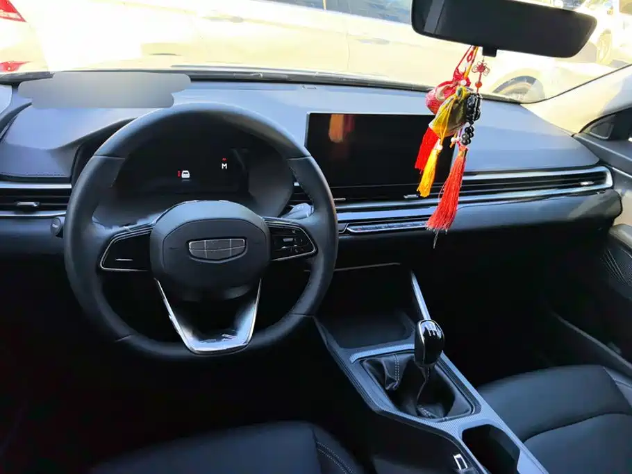 Geely Emgrand — миниатюра 12