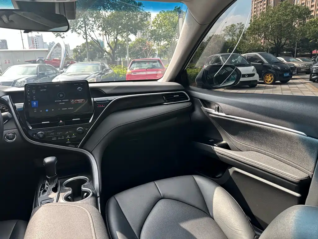 Toyota Camry — миниатюра 21
