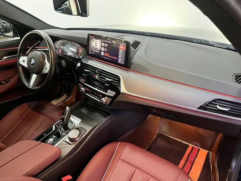 BMW 5 Series — миниатюра 7