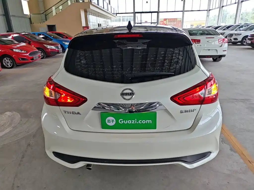 Nissan Tiida — миниатюра 6
