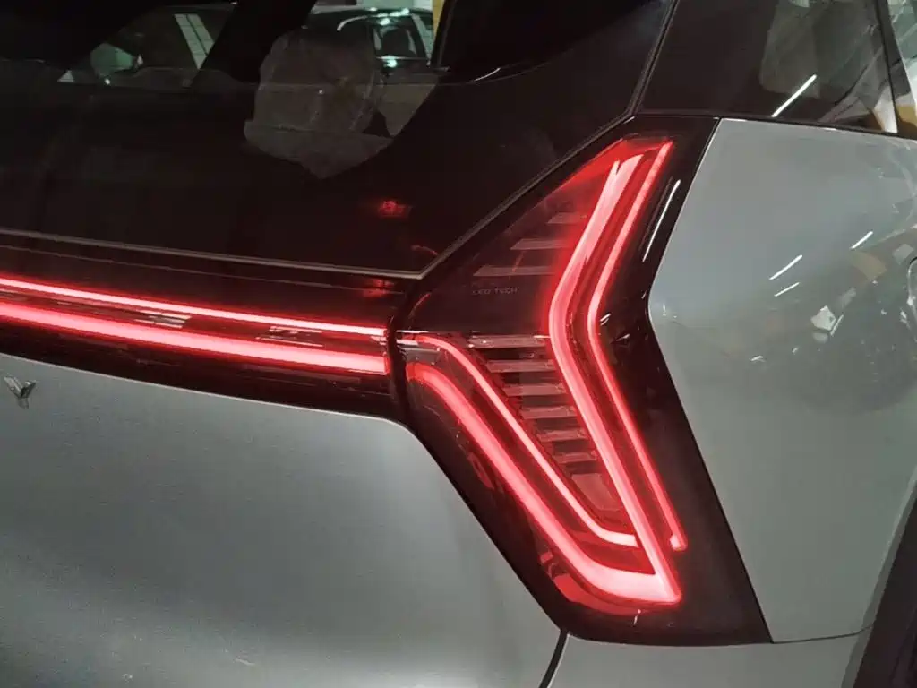 Geely Boyue L — миниатюра 8