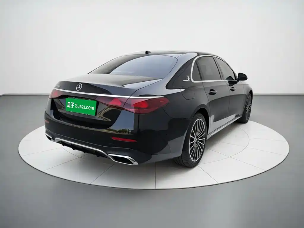Mercedes-Benz E-Class — миниатюра 4