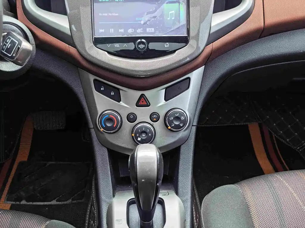Chevrolet Aveo — миниатюра 15