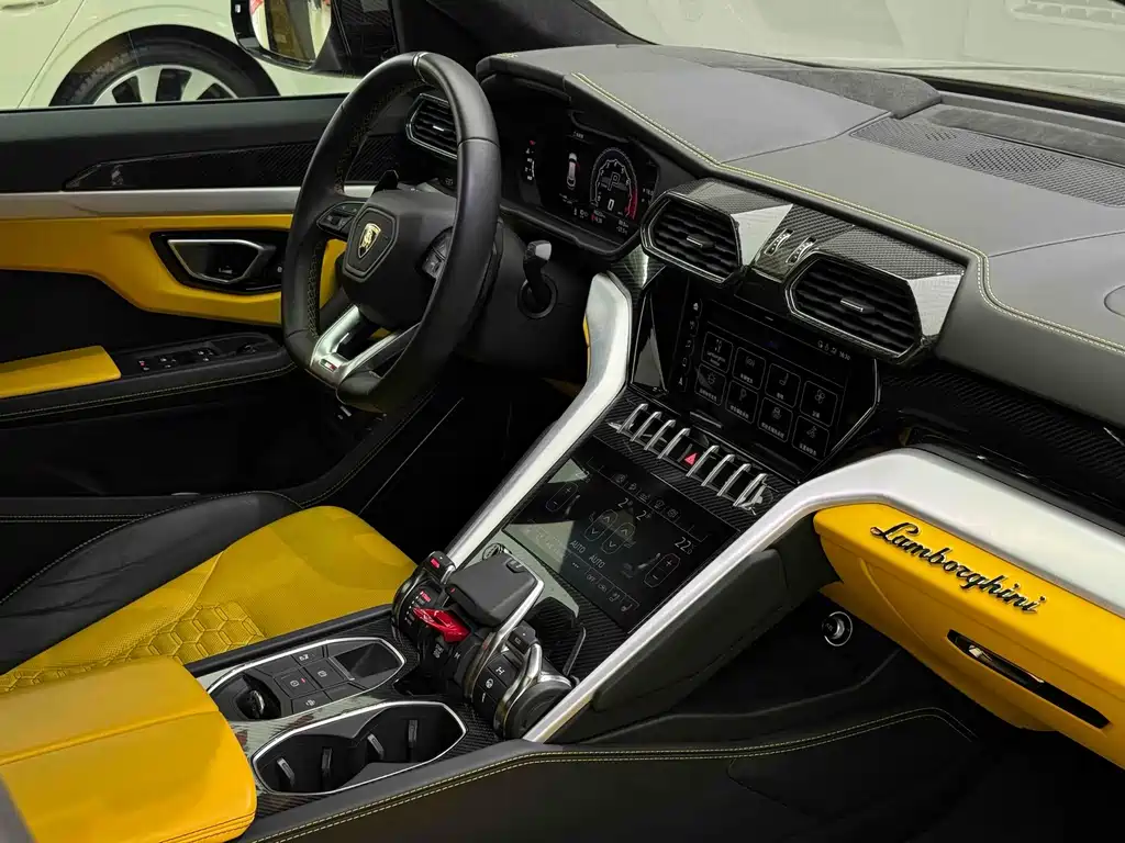 Lamborghini Urus — миниатюра 9