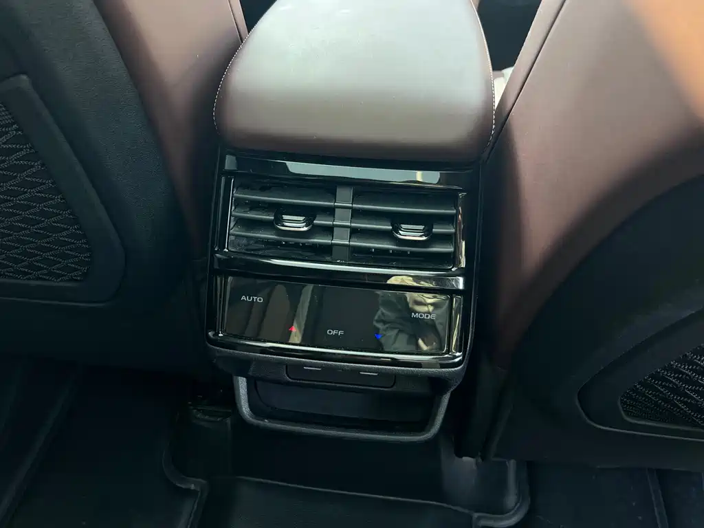 Geely Xingyue L — миниатюра 25