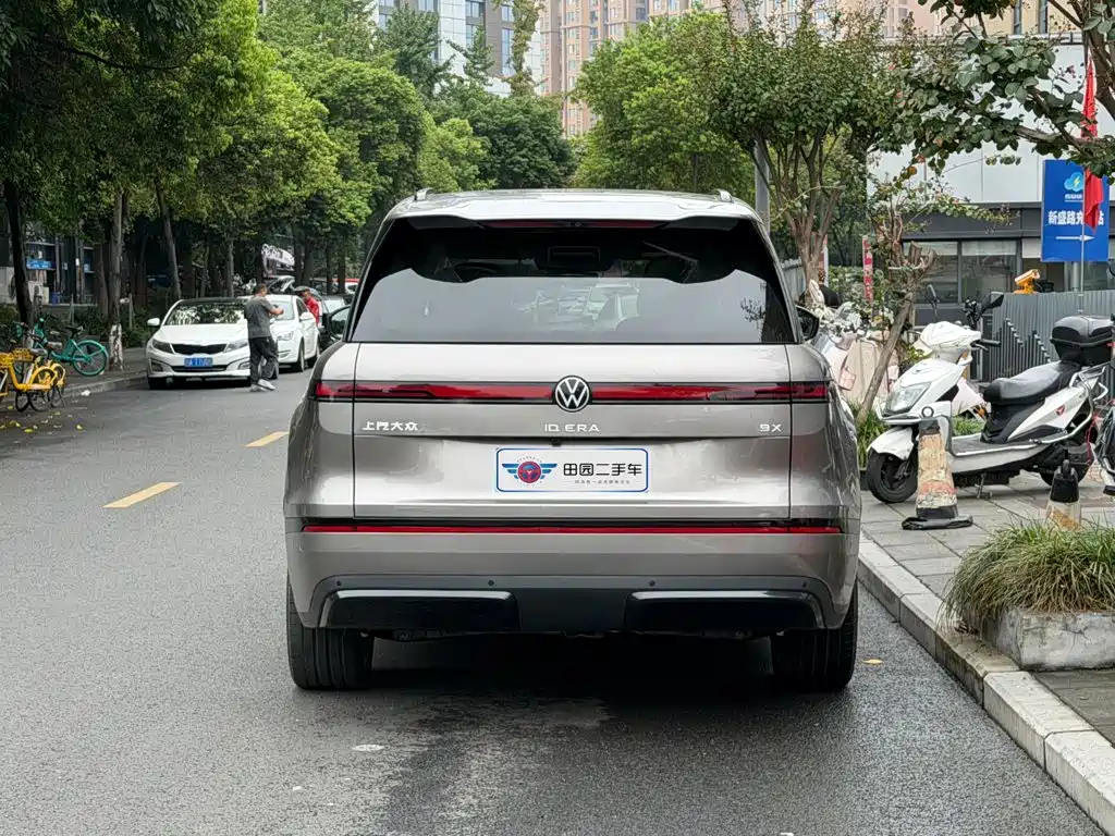 Volkswagen ID.ERA 9X — миниатюра 5