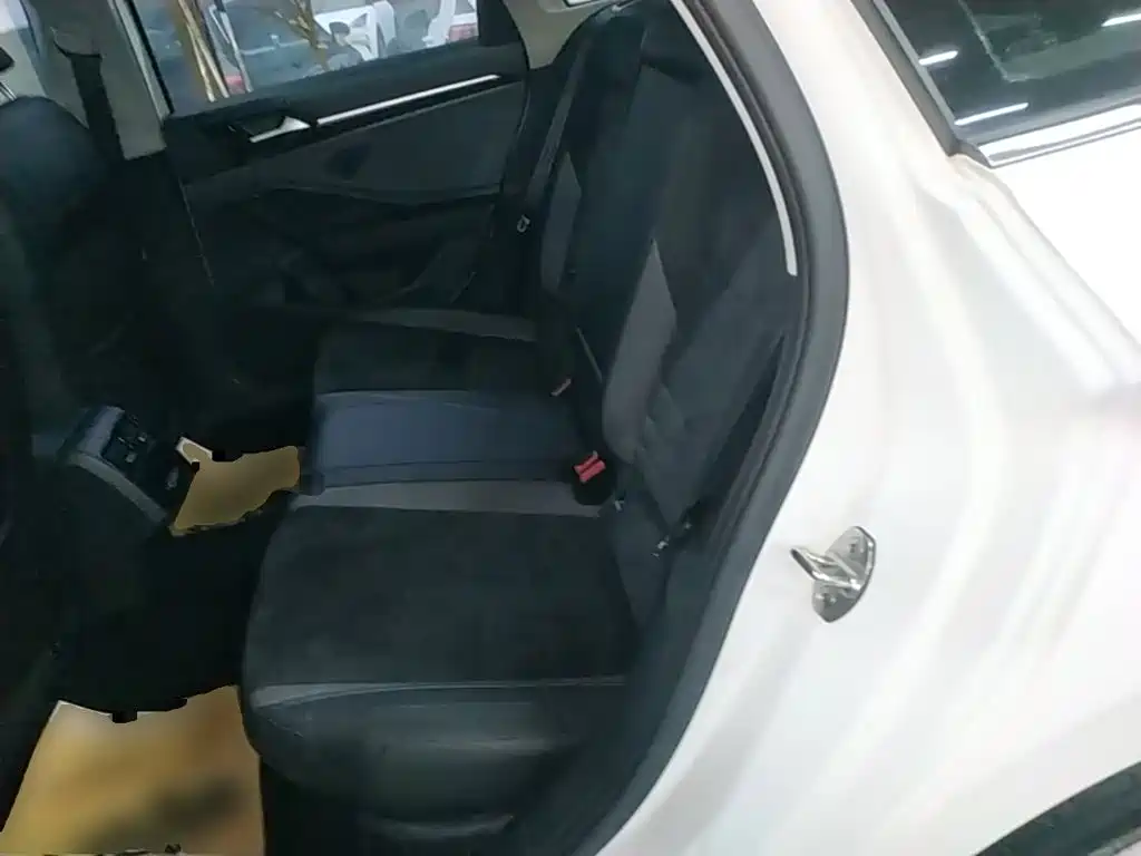 Volkswagen Sagitar — миниатюра 17