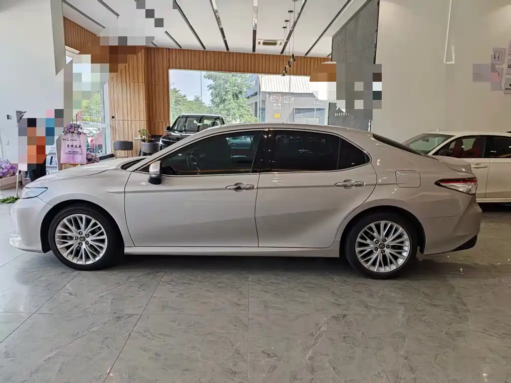 Toyota Camry — миниатюра 2