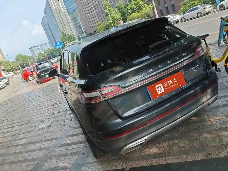 Lincoln Nautilus 2021 2.7T