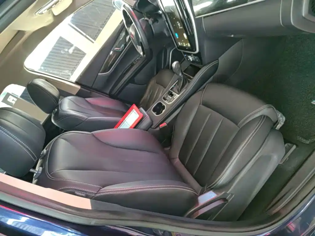 BYD MAX — миниатюра 25