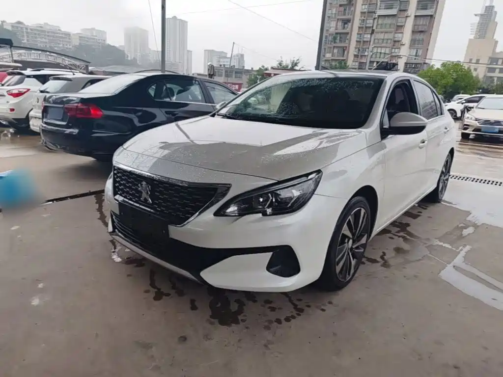 Peugeot 408