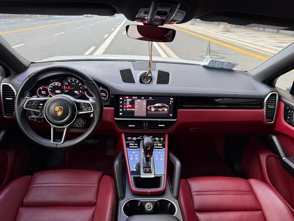 Porsche Cayenne — миниатюра 10