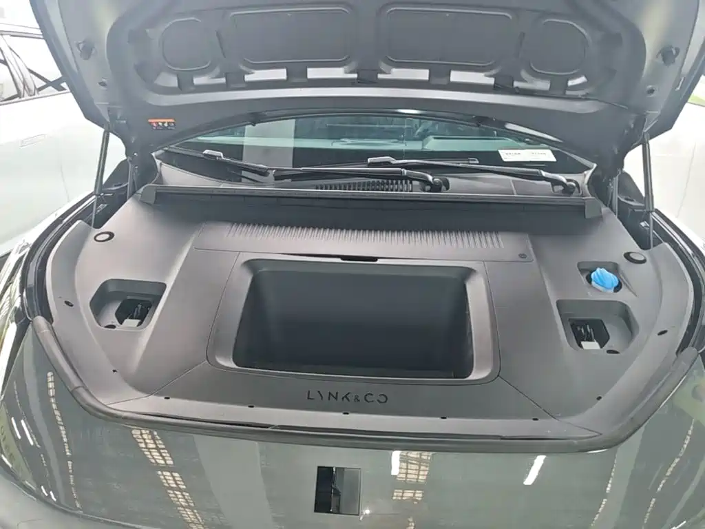 Lynk & Co 20 — миниатюра 20