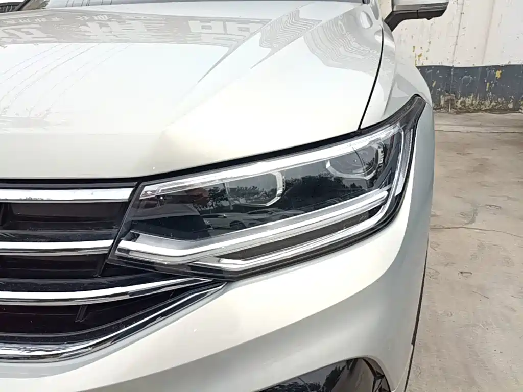 Volkswagen Tiguan L — миниатюра 24