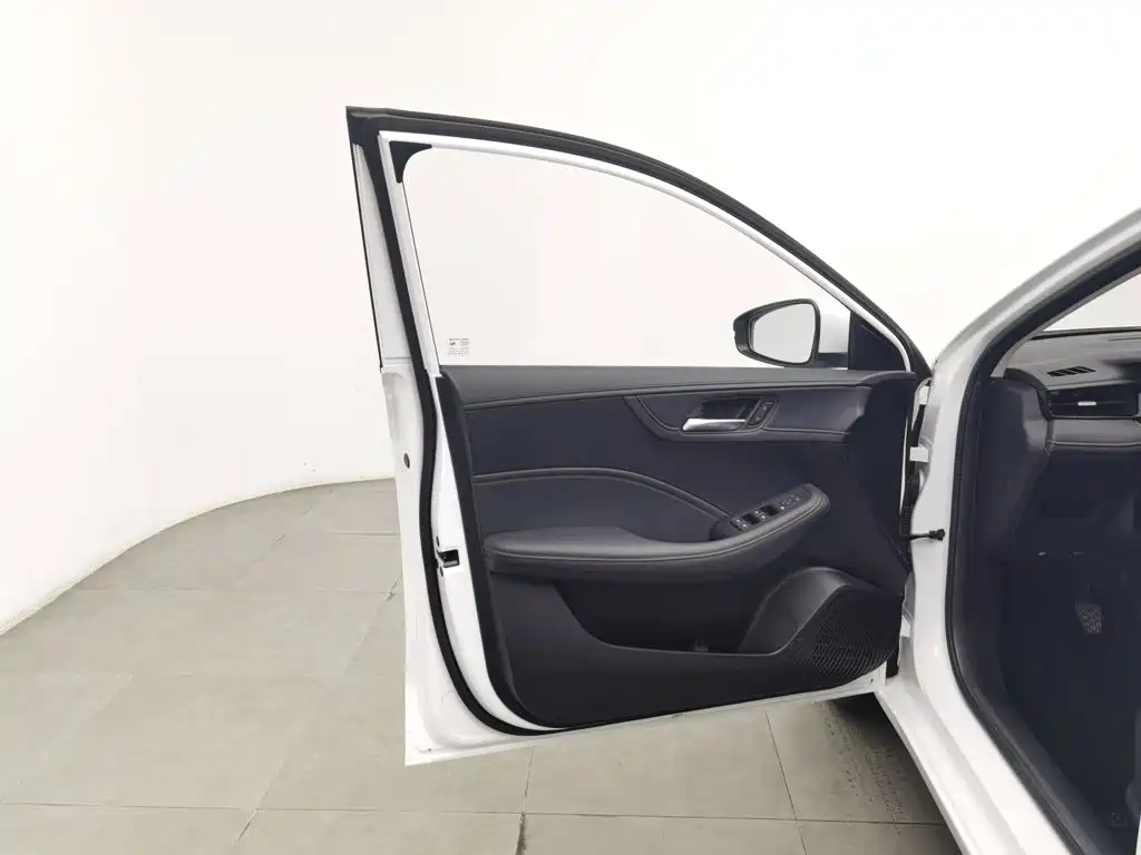 Roewe i5 — миниатюра 8