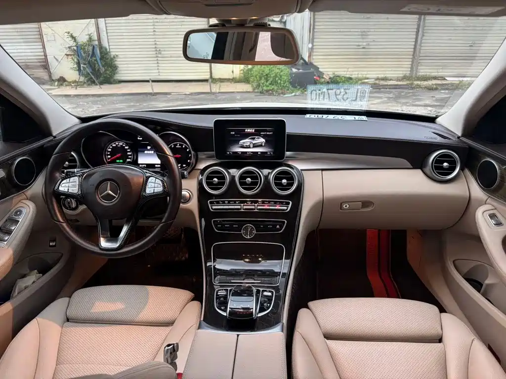 Mercedes-Benz C-Class — миниатюра 5
