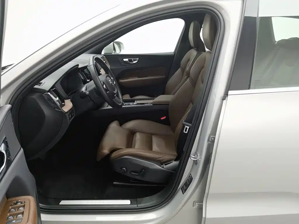 Volvo XC60 — миниатюра 10