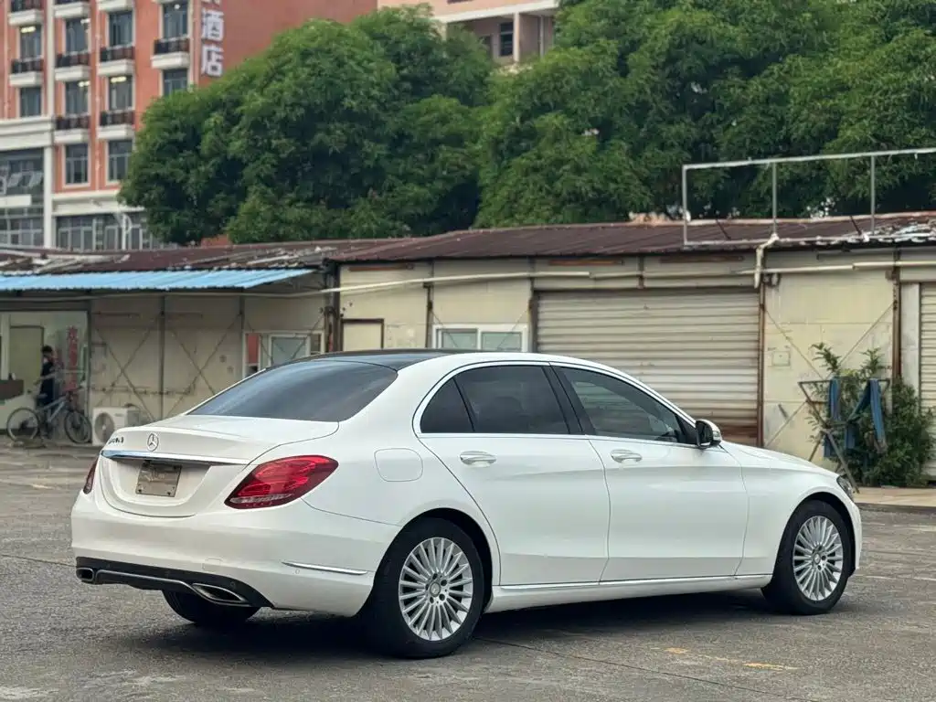Mercedes-Benz C-Class — миниатюра 9