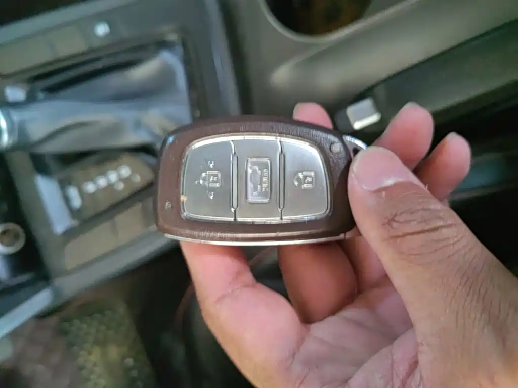 Hyundai Elantra — миниатюра 9