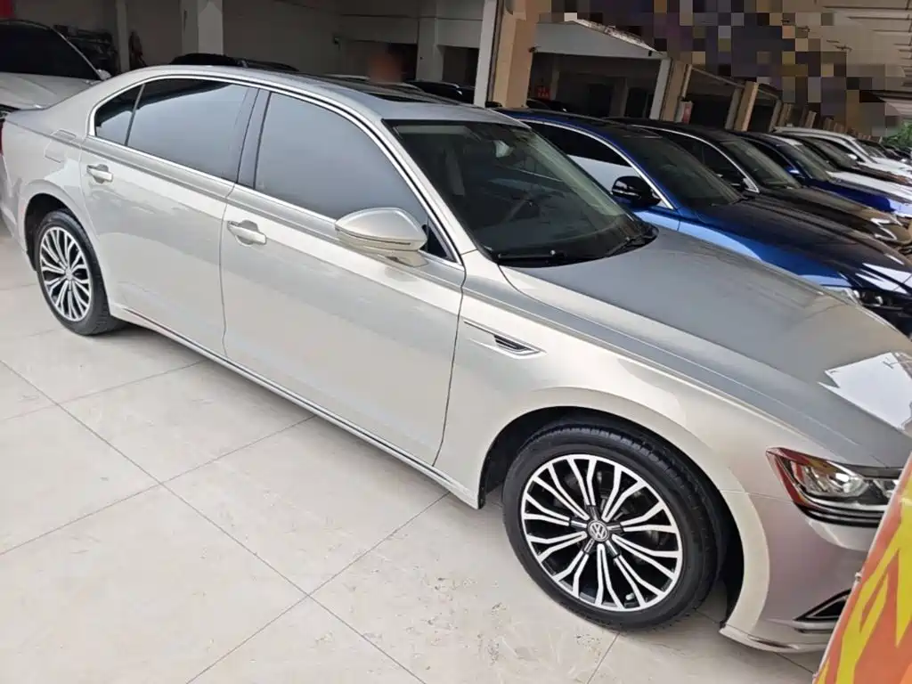 Volkswagen Phideon — миниатюра 4