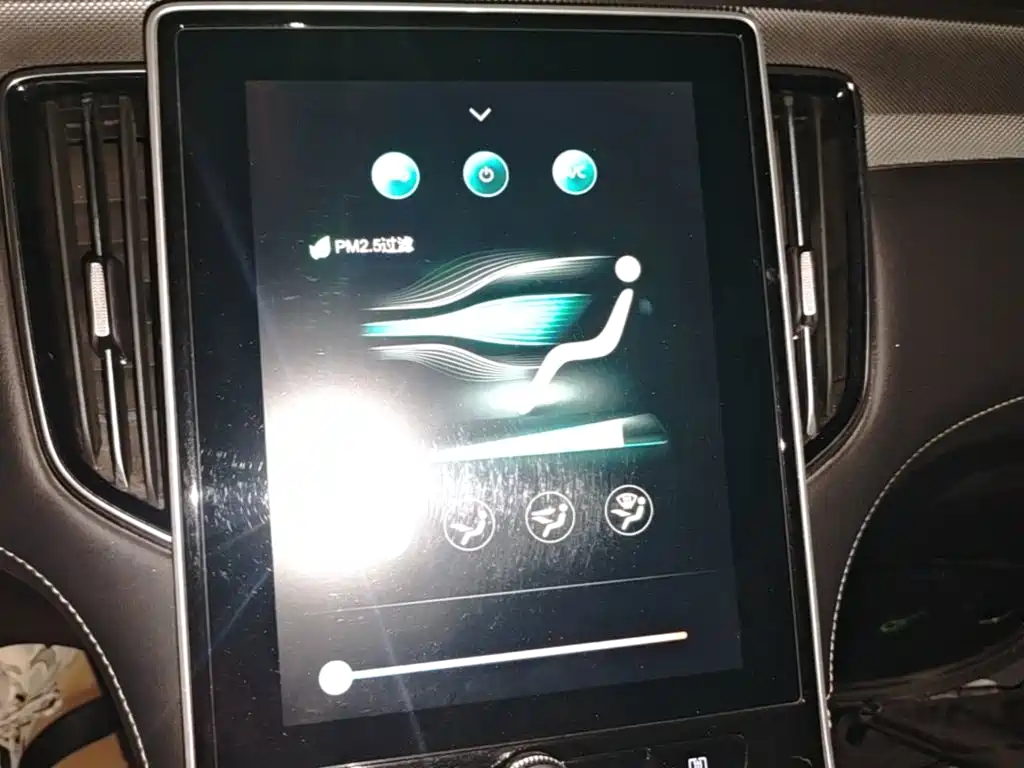 Roewe i6 MAX New Energy — миниатюра 13