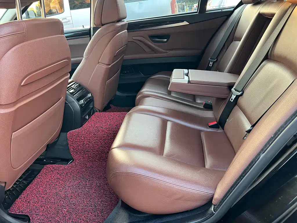BMW 5 Series — миниатюра 10