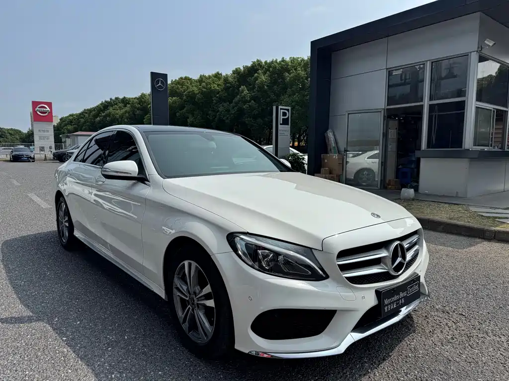 Mercedes-Benz C-Class — миниатюра 3