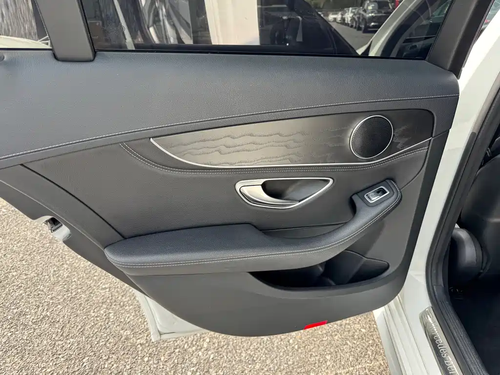 Mercedes-Benz C-Class — миниатюра 14